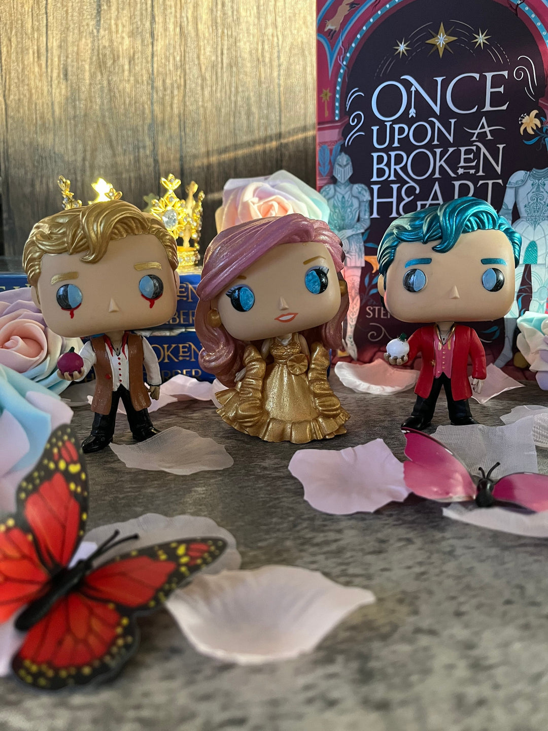 Bookish Pops – A Throne of Books